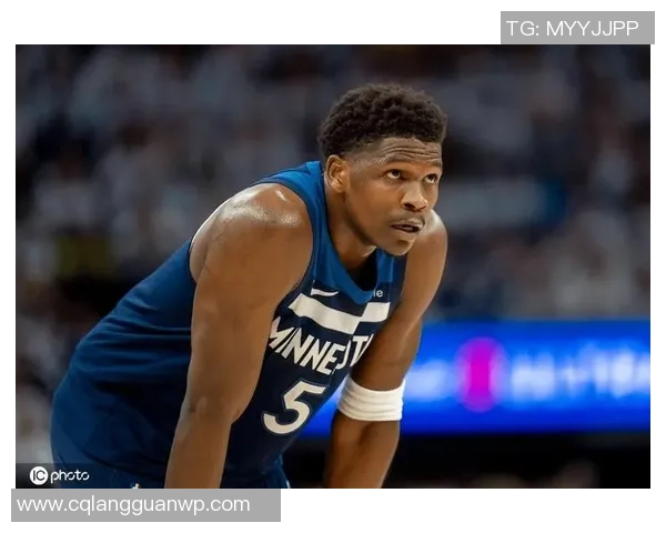 森林狼官宣：爱德华兹右腿筋严重伤退 仅打3分钟得到5分